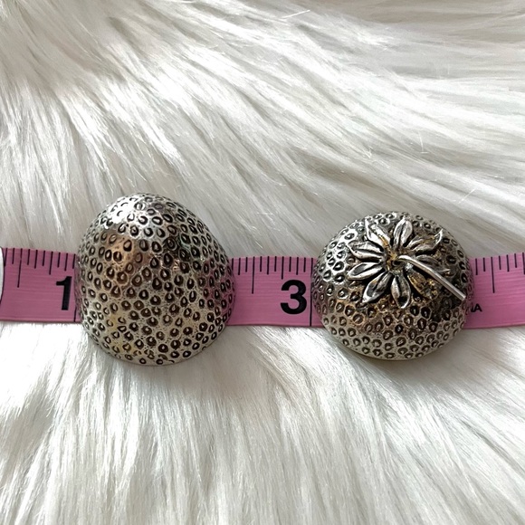 RARE Tiffany & Co. strawberry pill trinket box - Picture 7 of 13